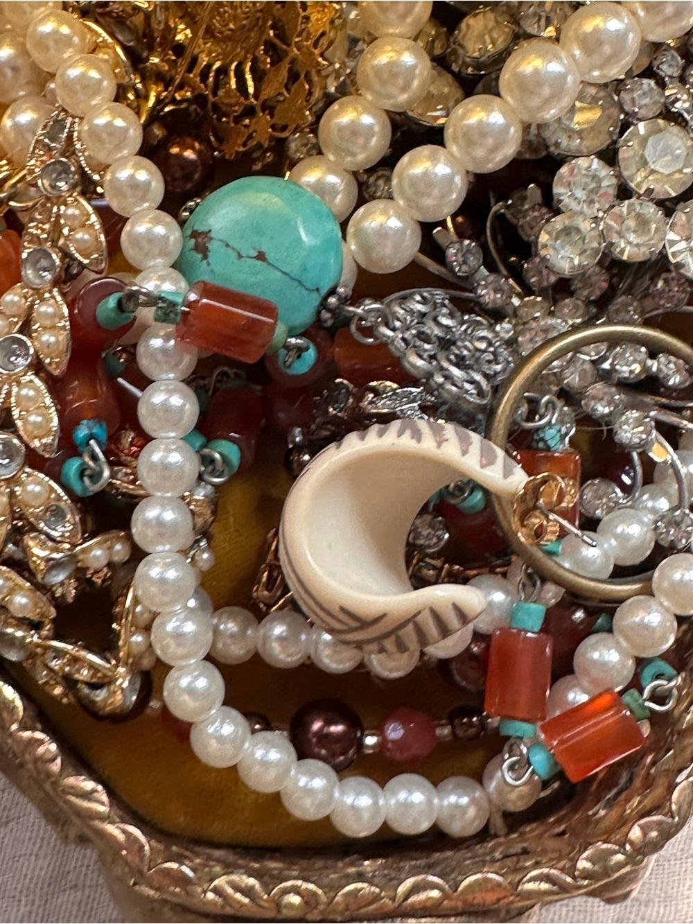 Vintage Treasure Jewelry and Box - Picture 9 of 11
